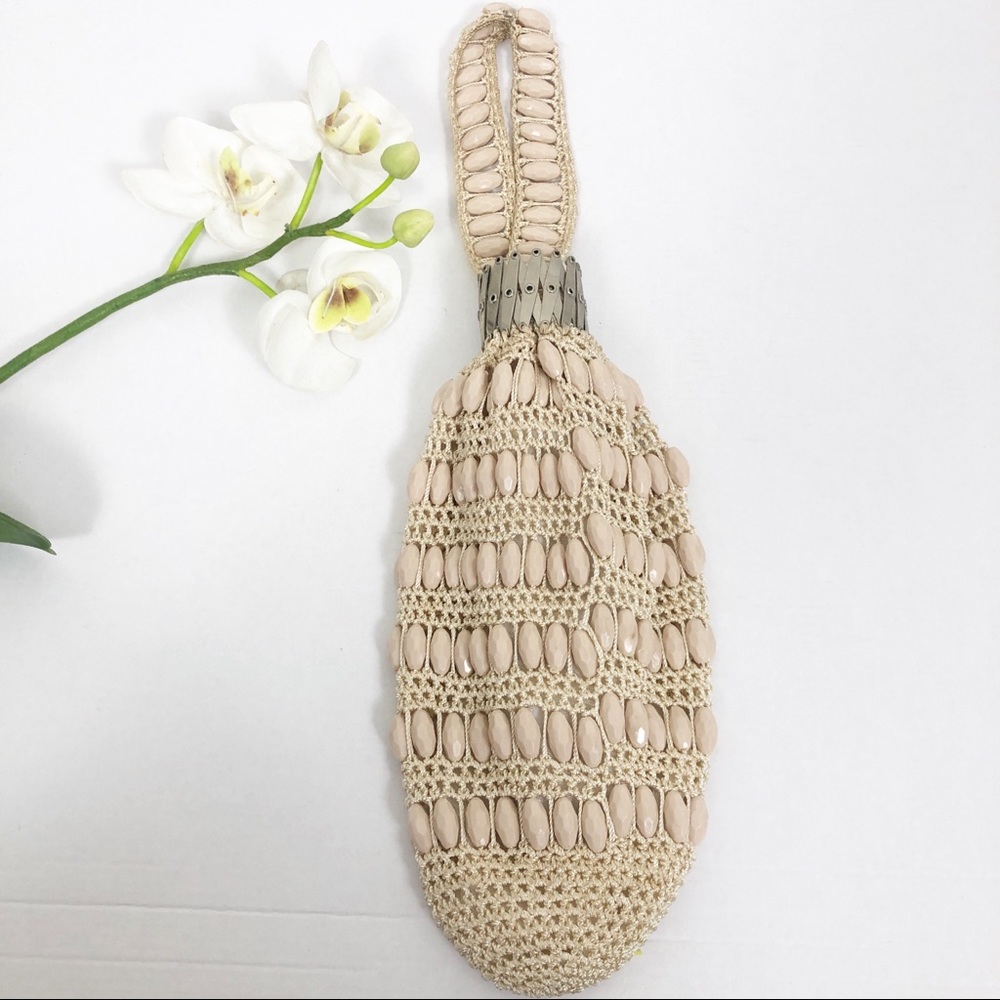 Vintage Beaded Bag With Expandable Metal opening.